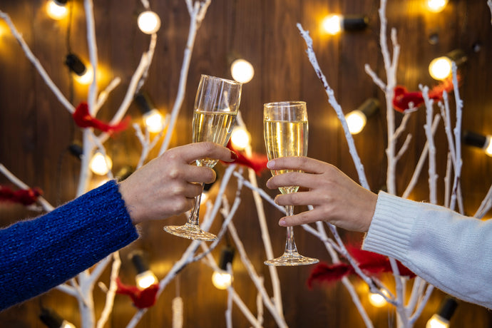 How to Land a New Year’s Kiss